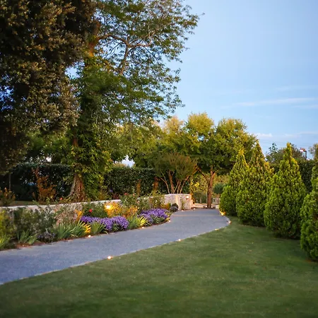 Domaine De Larchey & Son Restaurant - Bordeaux Sud 3*